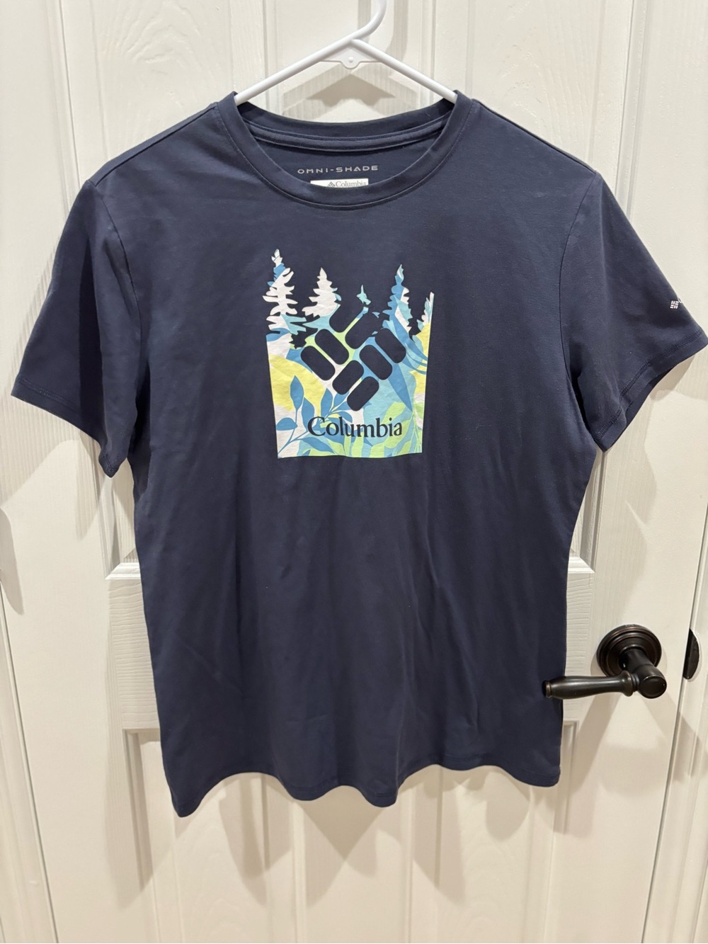 Women’s Columbia Navy Graphic Logo Tee size M